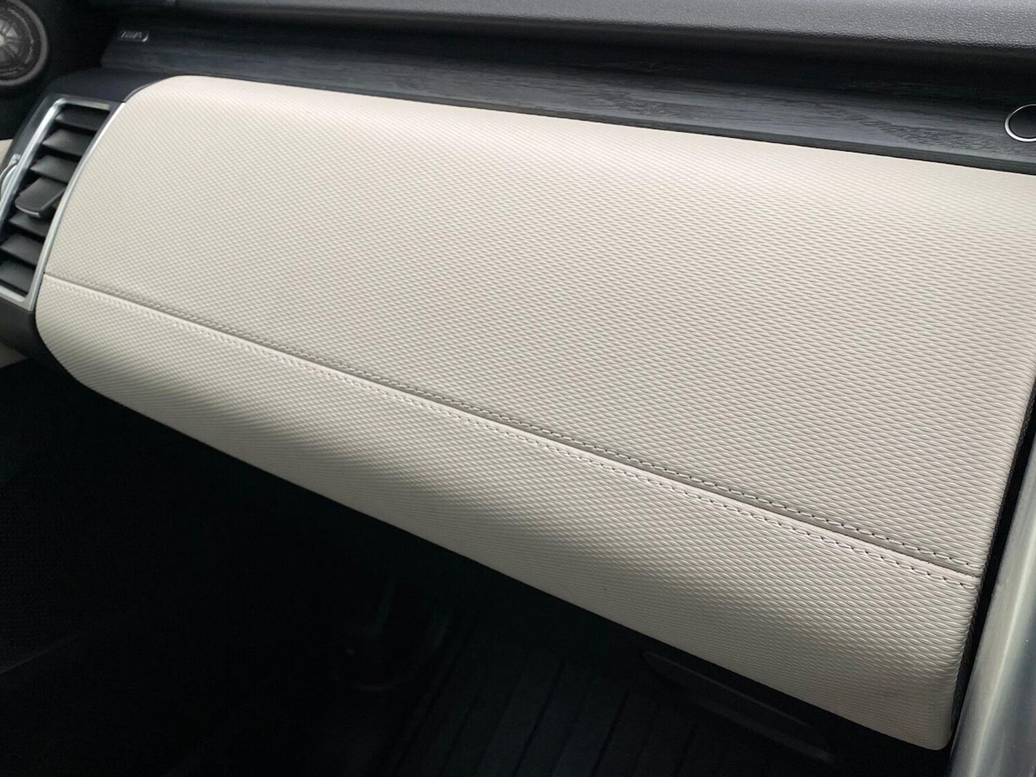 Used Land Rover Discovery 2022 for sale - 77487715: Photo 43