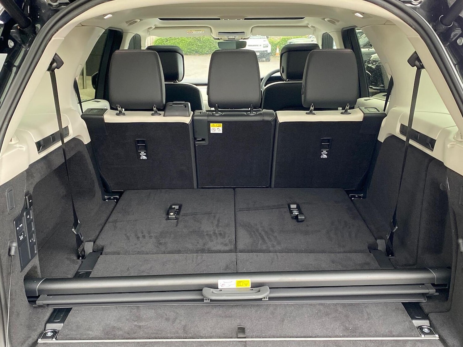 Used Land Rover Discovery 2026 for sale - 78194051: Photo 12