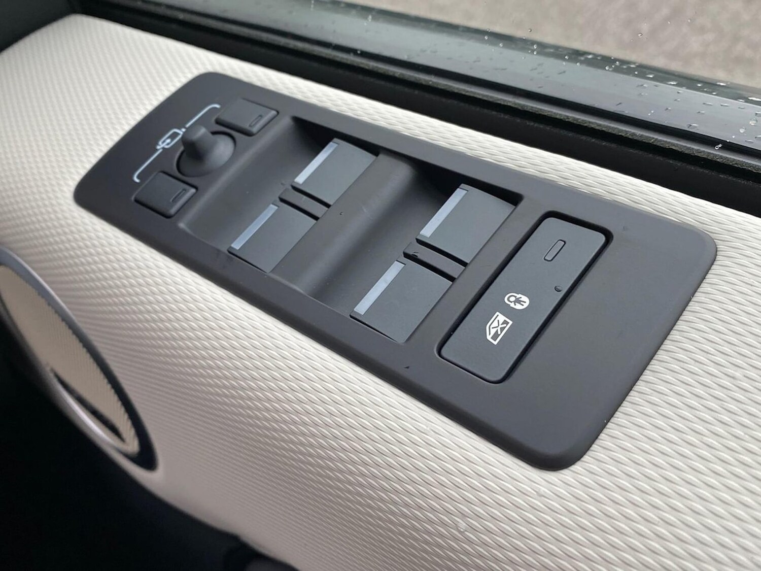 Used Land Rover Discovery 2026 for sale - 78194051: Photo 30