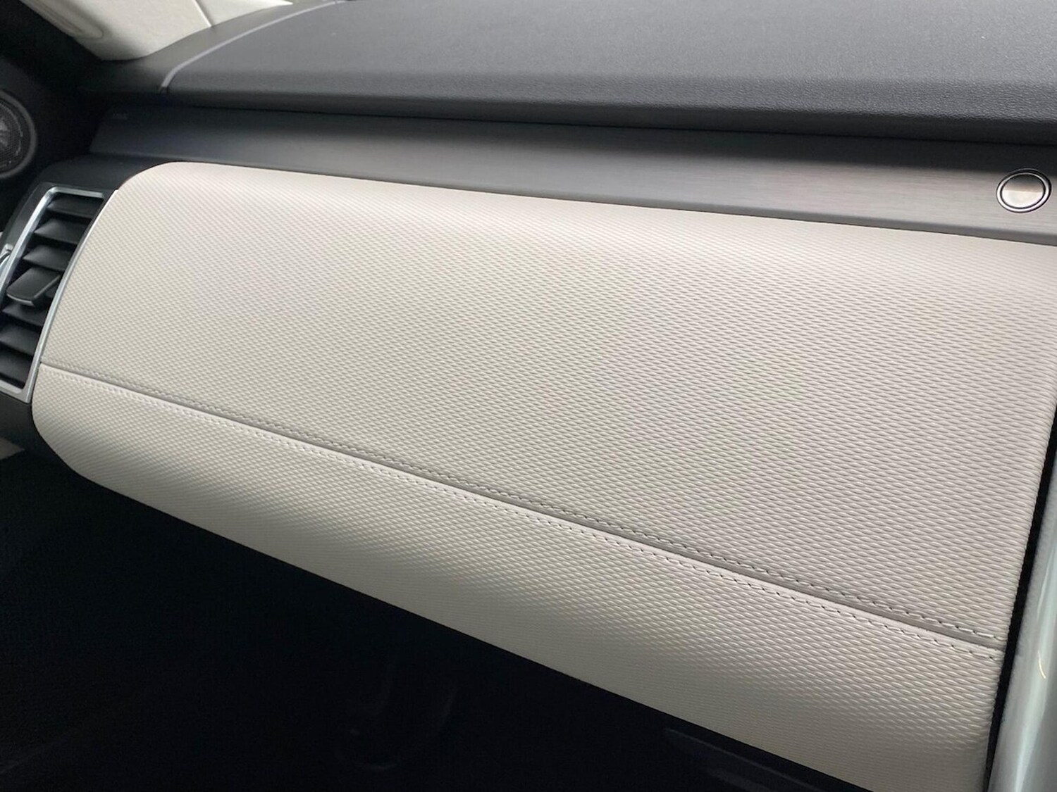 Used Land Rover Discovery 2026 for sale - 78194051: Photo 39