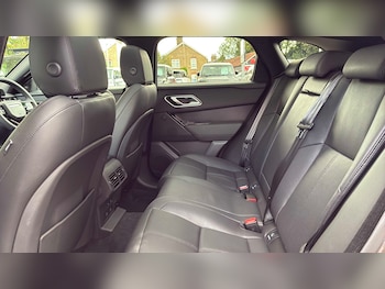 Used Land Rover Range Rover Velar 2026 for sale - 79575356: Photo