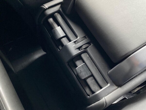 Used Land Rover Defender 2024 for sale - 76225128: Photo 18