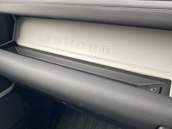 Used Land Rover Defender 2024 for sale - 76225128: Photo 35