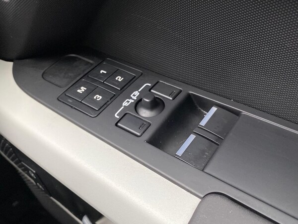 Used Land Rover Defender 2024 for sale - 76225128: Photo 40