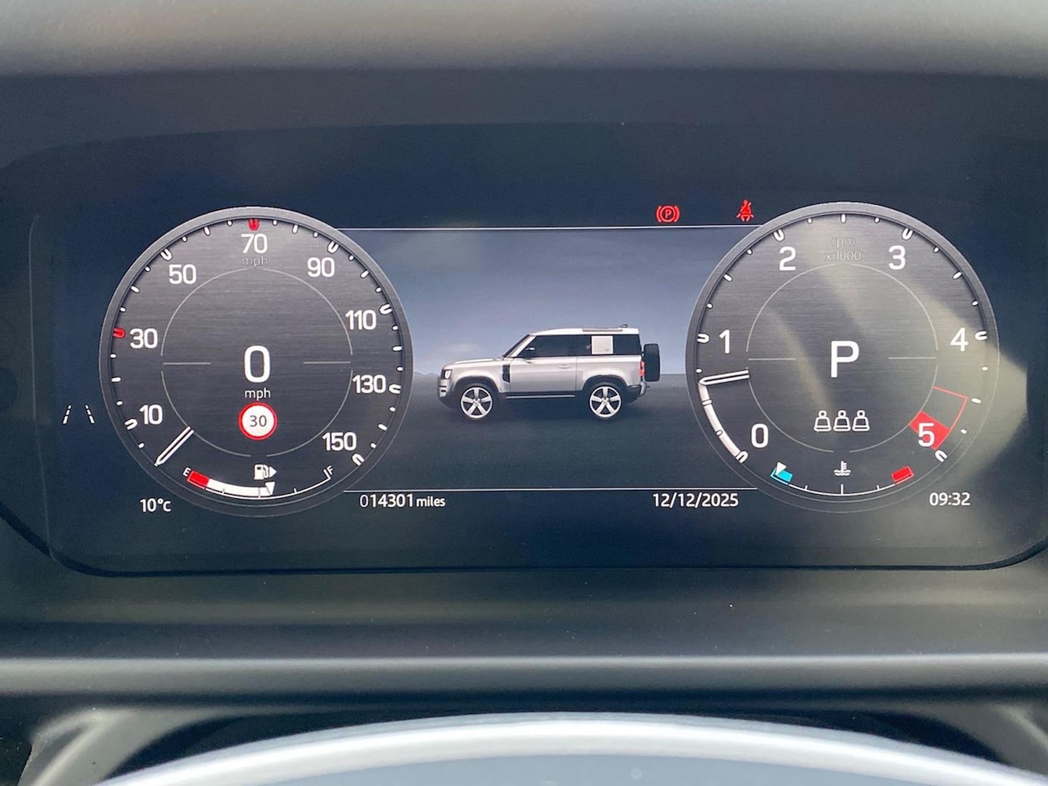 Used Land Rover Defender 2025 for sale - 76920107: Photo 16