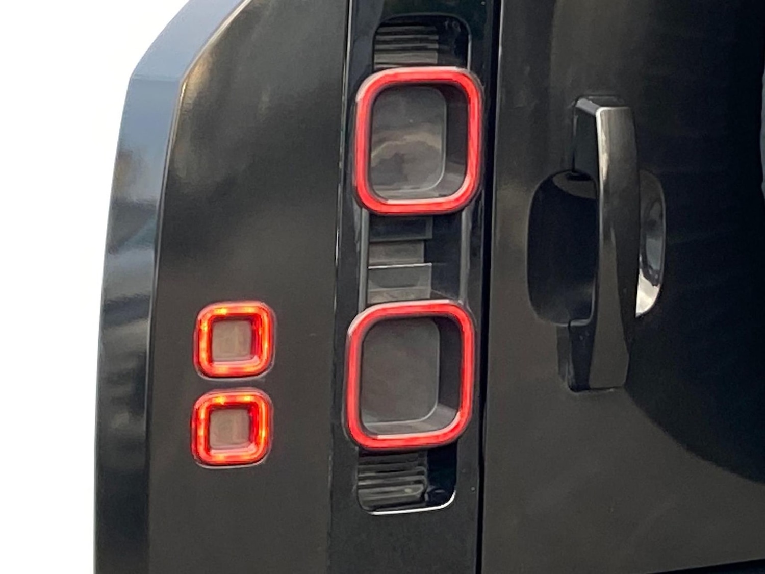 Used Land Rover Defender 2025 for sale - 76920107: Photo 19