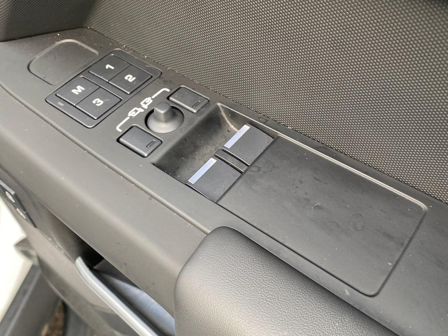 Used Land Rover Defender 2025 for sale - 76920107: Photo 23