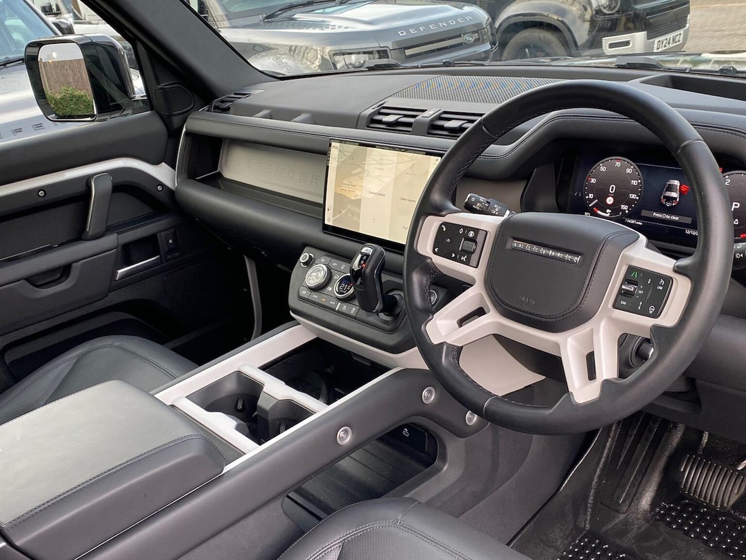 Used Land Rover Defender 2025 for sale - 76920107: Photo 25