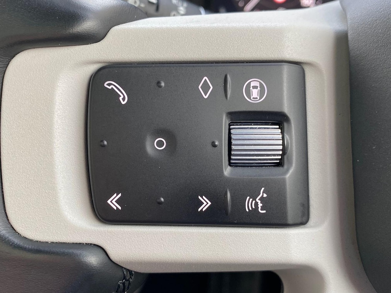 Used Land Rover Defender 2025 for sale - 76920107: Photo 30