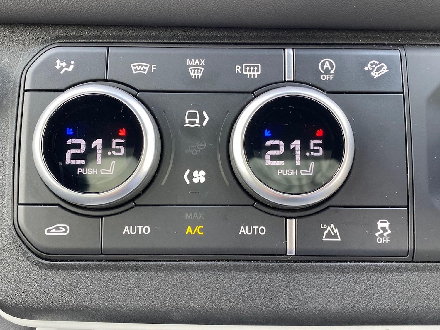 Used Land Rover Defender 2025 for sale - 76920107: Photo 40