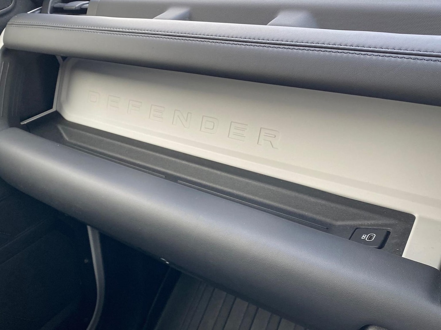 Used Land Rover Defender 2025 for sale - 76920107: Photo 41