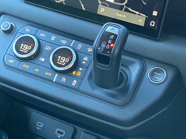 Used Land Rover Defender 2024 for sale - 76187170: Photo 13