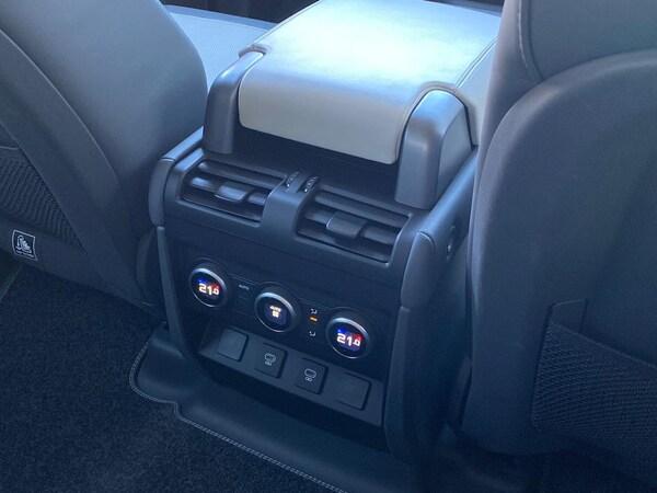 Used Land Rover Defender 2024 for sale - 76187170: Photo 18
