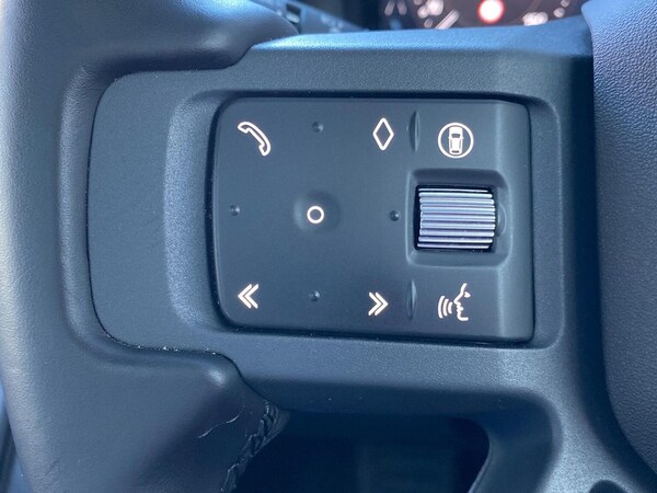 Used Land Rover Defender 2024 for sale - 76187170: Photo 31