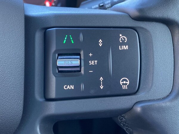 Used Land Rover Defender 2024 for sale - 76187170: Photo 32