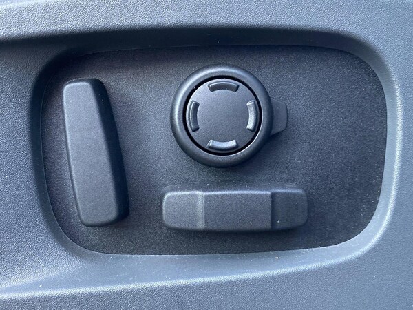 Used Land Rover Defender 2024 for sale - 76187170: Photo 37