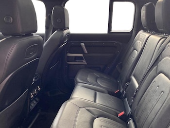 Used Land Rover Defender 2022 for sale - 77707413: Photo