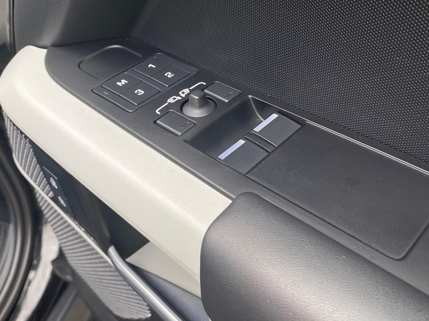 Used Land Rover Defender 2023 for sale - 77487831: Photo 22