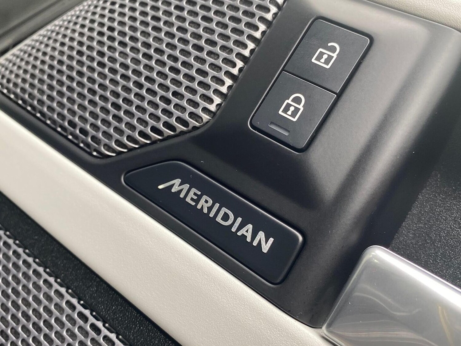 Used Land Rover Defender 2023 for sale - 77487831: Photo 23