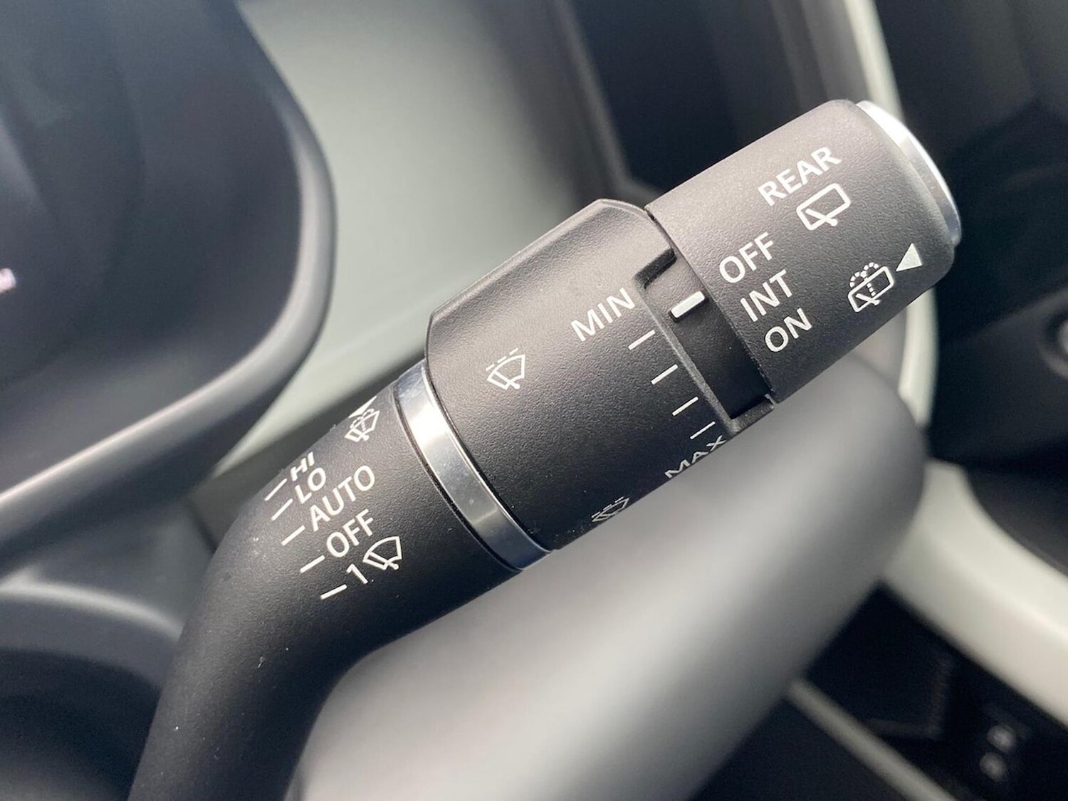 Used Land Rover Defender 2023 for sale - 77487831: Photo 29