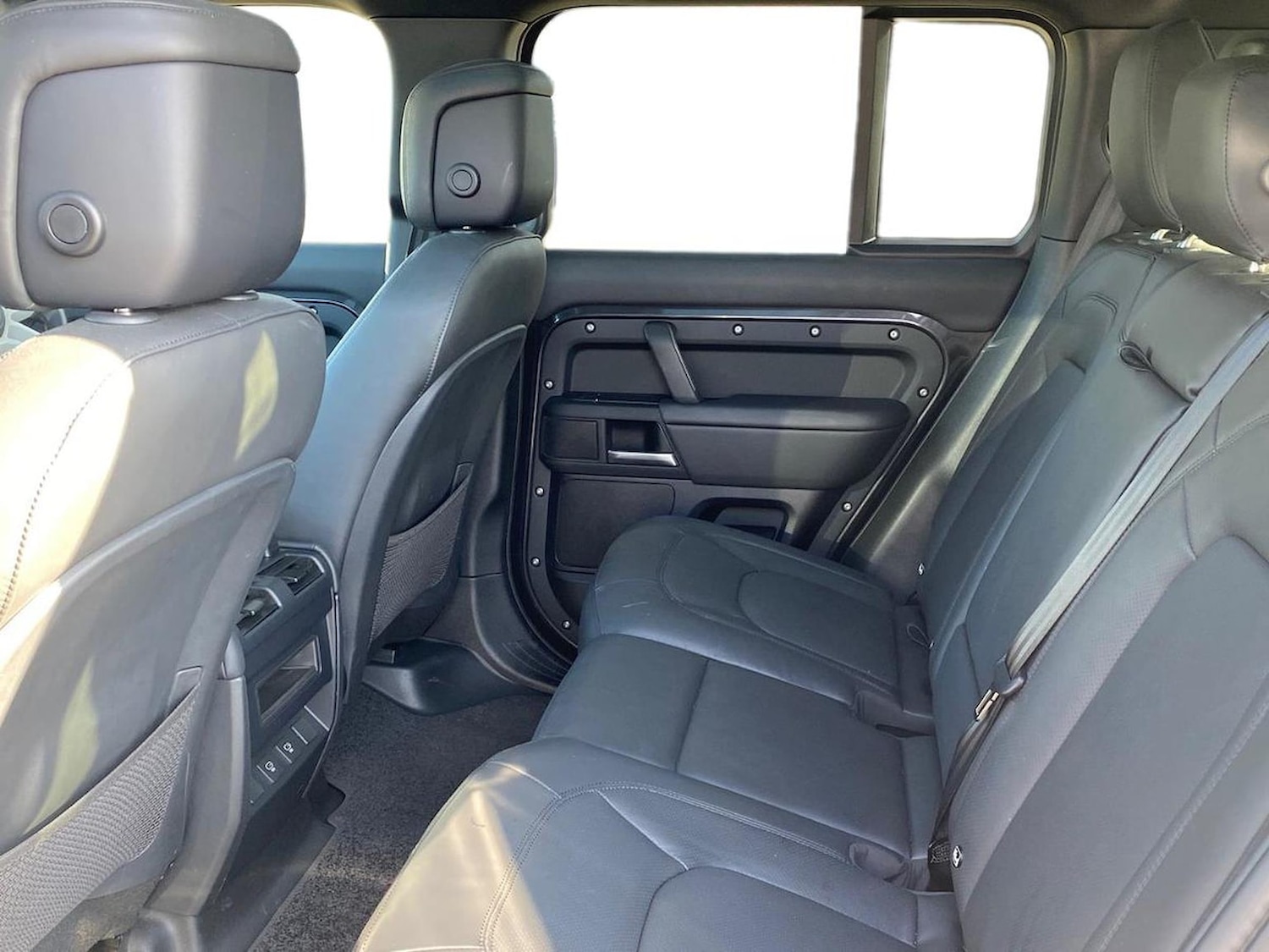 Used Land Rover Defender 2024 for sale - 78176498: Photo 6