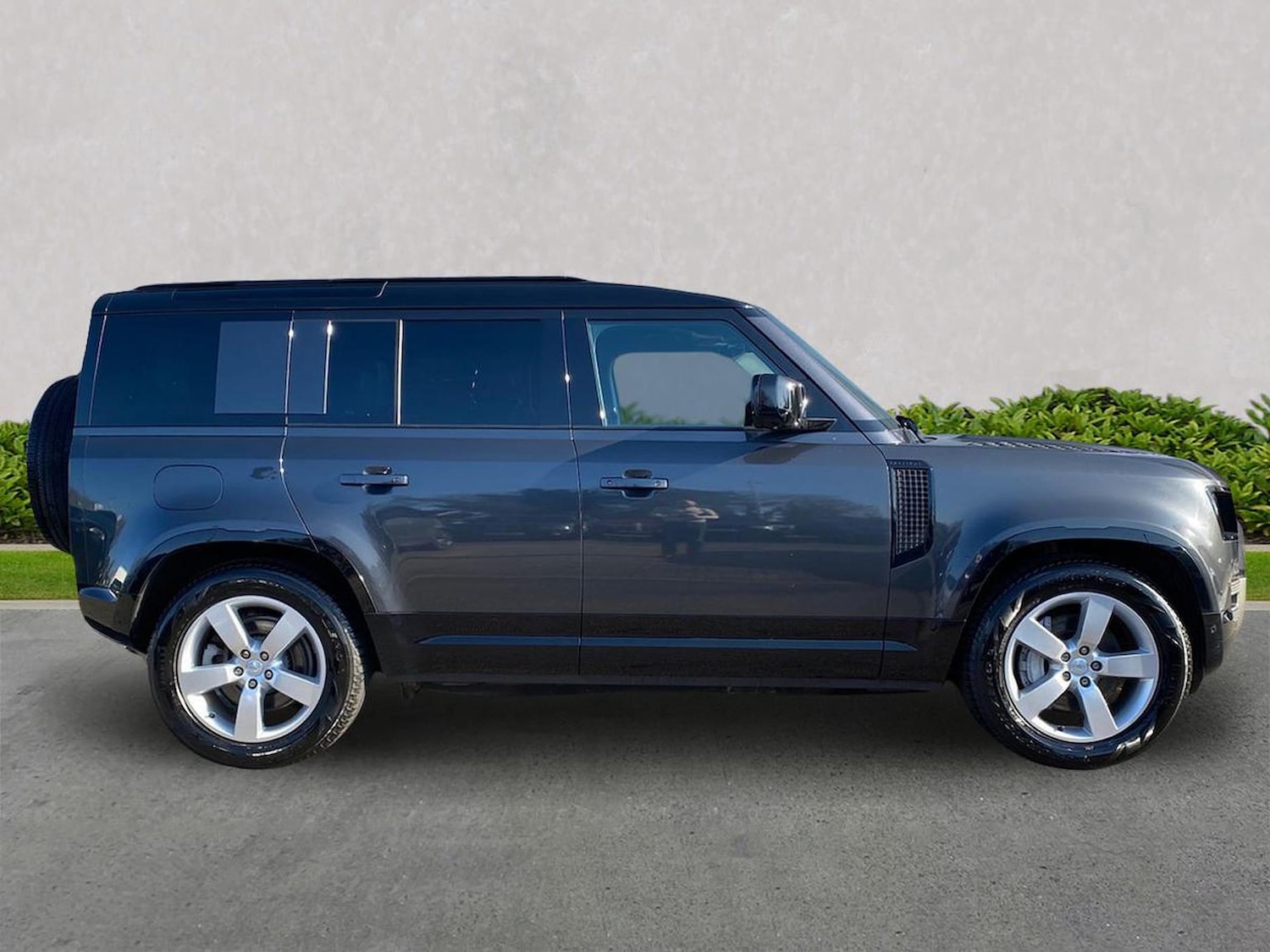 Used Land Rover Defender 2024 for sale - 78176498: Photo 7