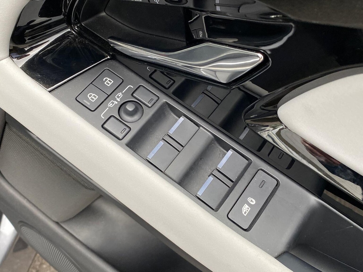 Used Land Rover Range Rover Evoque 2024 for sale - 76920083: Photo 22