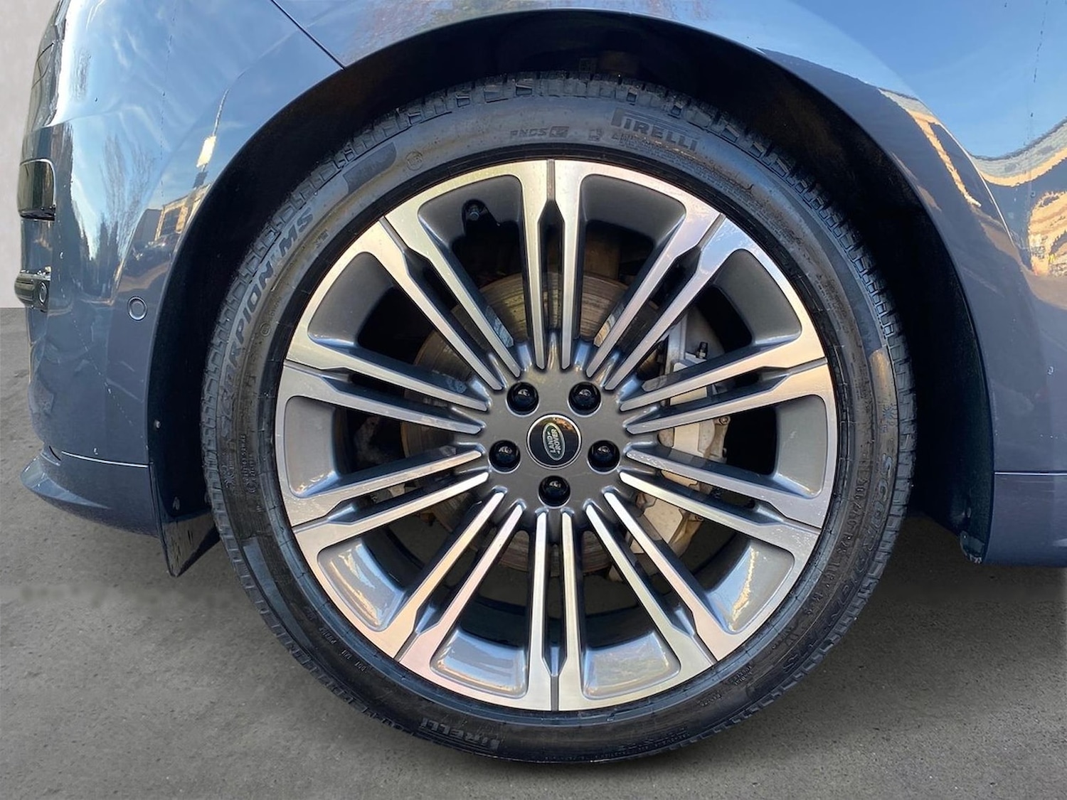 Used Land Rover Range Rover Sport 2024 for sale - 76879726: Photo 8