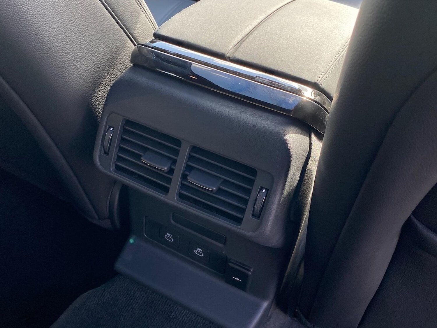Used Land Rover Range Rover Velar 2025 for sale - 76030488: Photo 18
