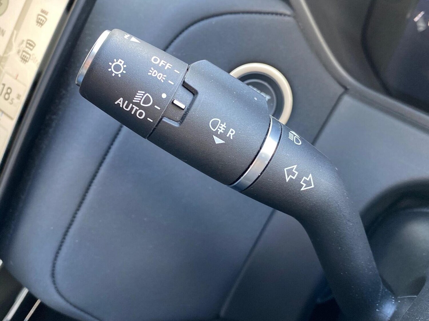 Used Land Rover Range Rover Velar 2025 for sale - 76030488: Photo 32