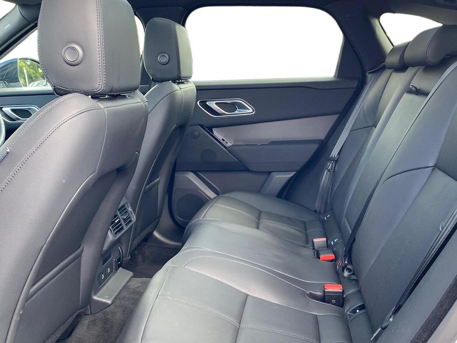 Used Land Rover Range Rover Velar 2025 for sale - 76030488: Photo 4