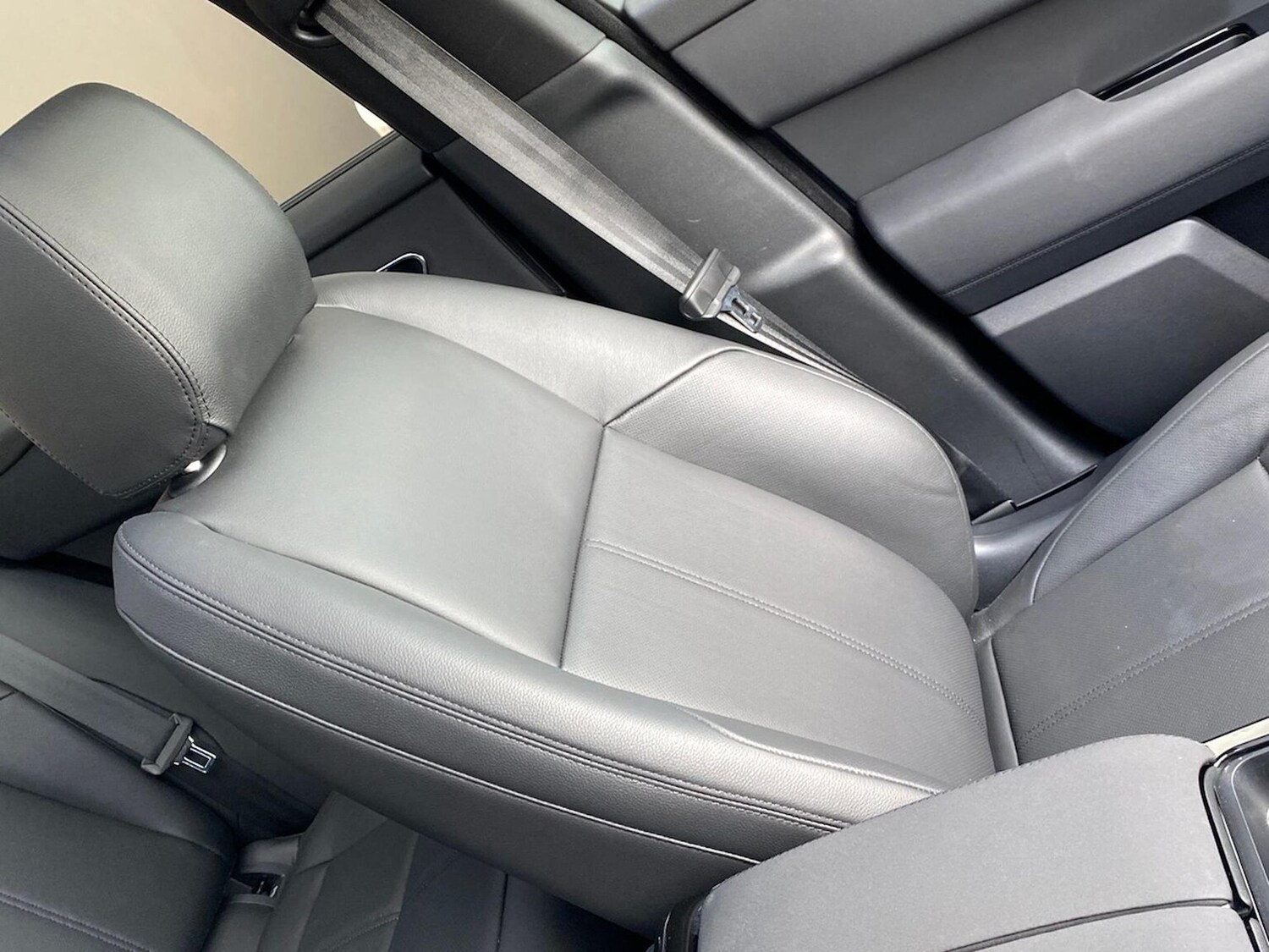 Used Land Rover Range Rover Velar 2025 for sale - 76030488: Photo 42