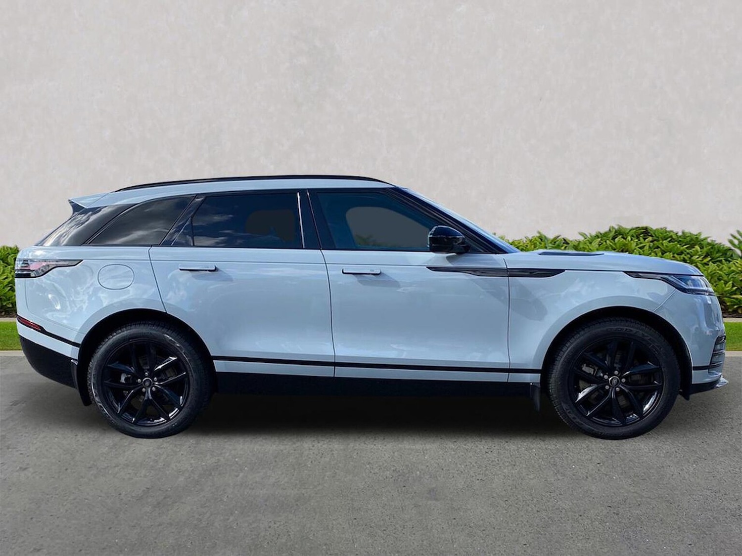 Used Land Rover Range Rover Velar 2025 for sale - 76030488: Photo 5