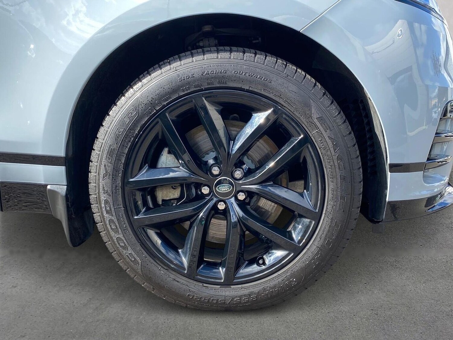 Used Land Rover Range Rover Velar 2025 for sale - 76030488: Photo 8