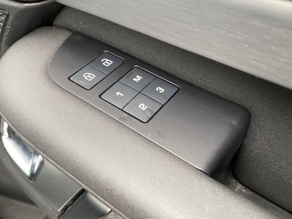 Used Land Rover Discovery 2023 for sale - 76252642: Photo 37