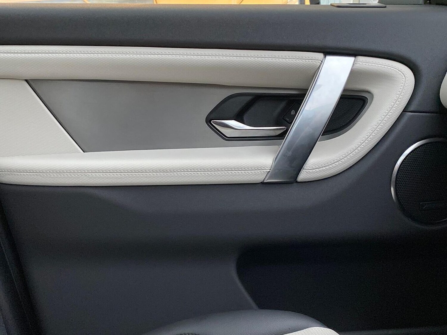 Used Land Rover Discovery Sport 2025 for sale - 78193775: Photo 41