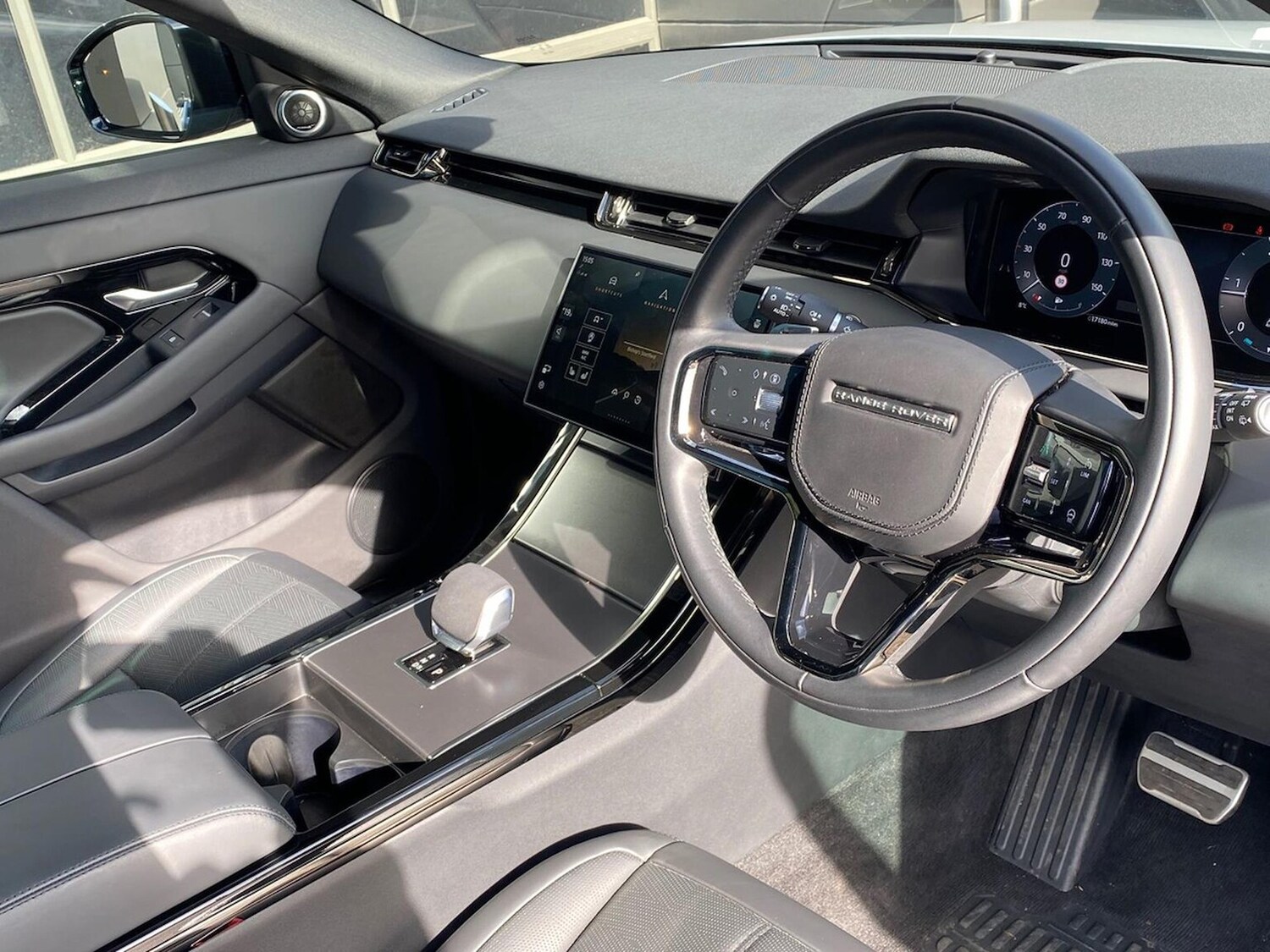 Used Land Rover Range Rover Evoque 2025 for sale - 78193985: Photo 24