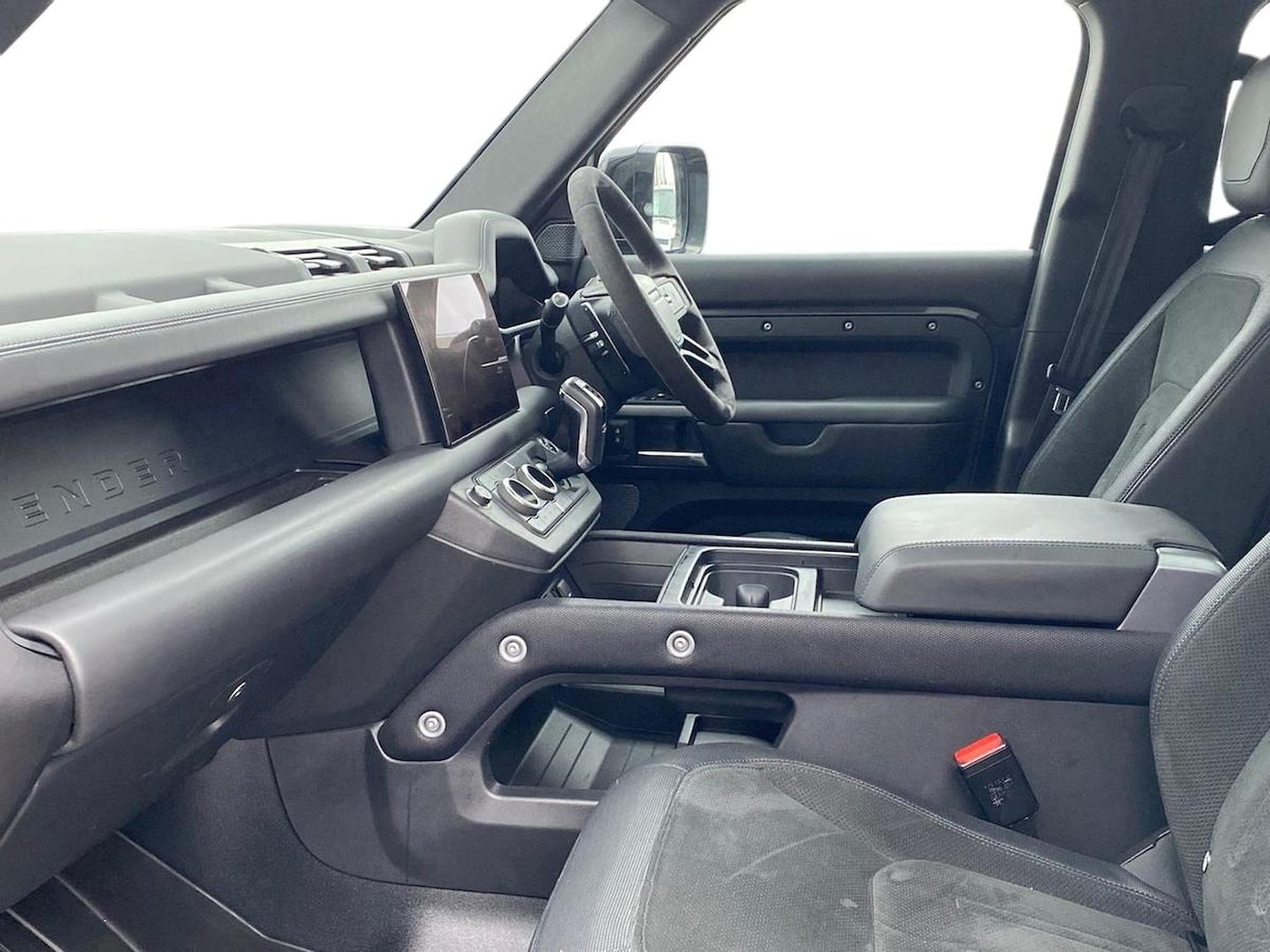 Used Land Rover Defender 2022 for sale - 77487684: Photo 3