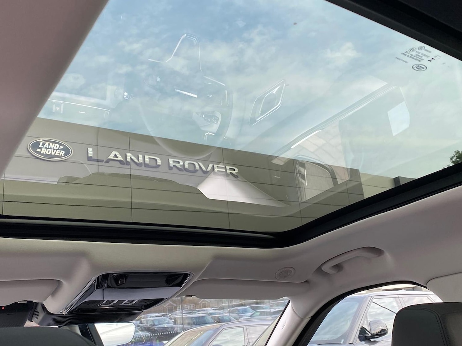 Used Land Rover Range Rover Velar 2025 for sale - 76893251: Photo 23