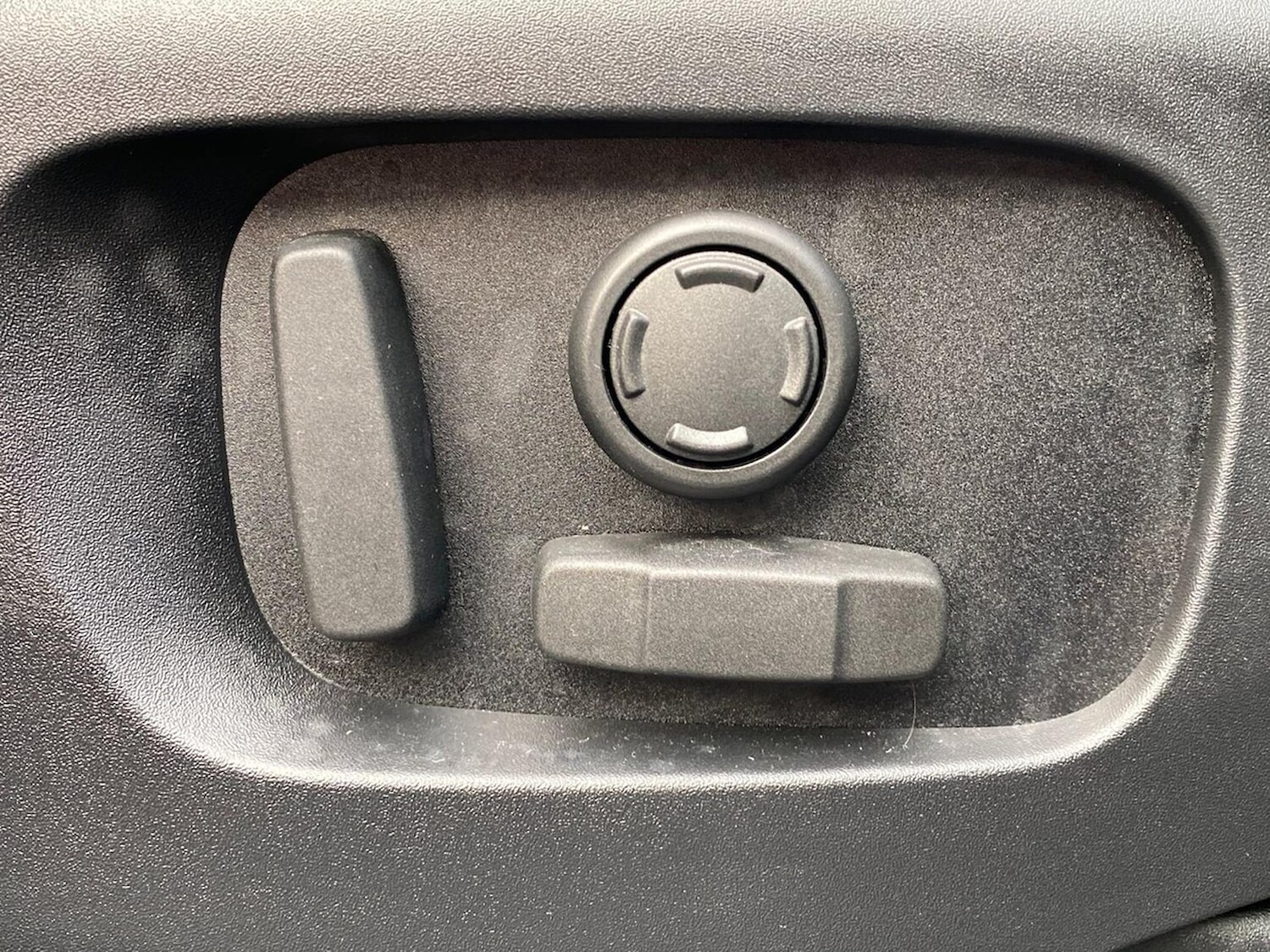 Used Land Rover Range Rover Velar 2025 for sale - 76893251: Photo 26