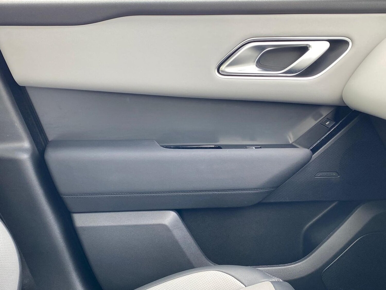 Used Land Rover Range Rover Velar 2025 for sale - 76893251: Photo 41