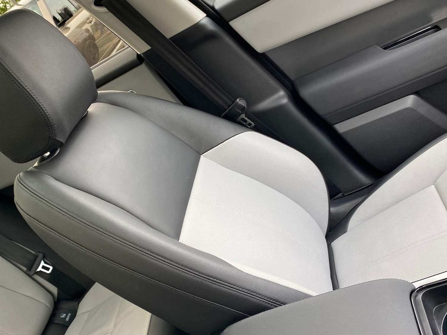 Used Land Rover Range Rover Velar 2025 for sale - 76893251: Photo 42