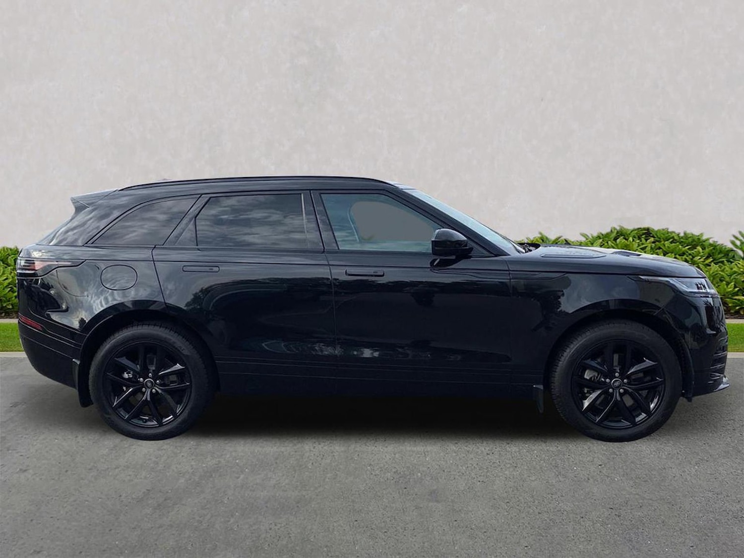 Used Land Rover Range Rover Velar 2025 for sale - 76893251: Photo 5