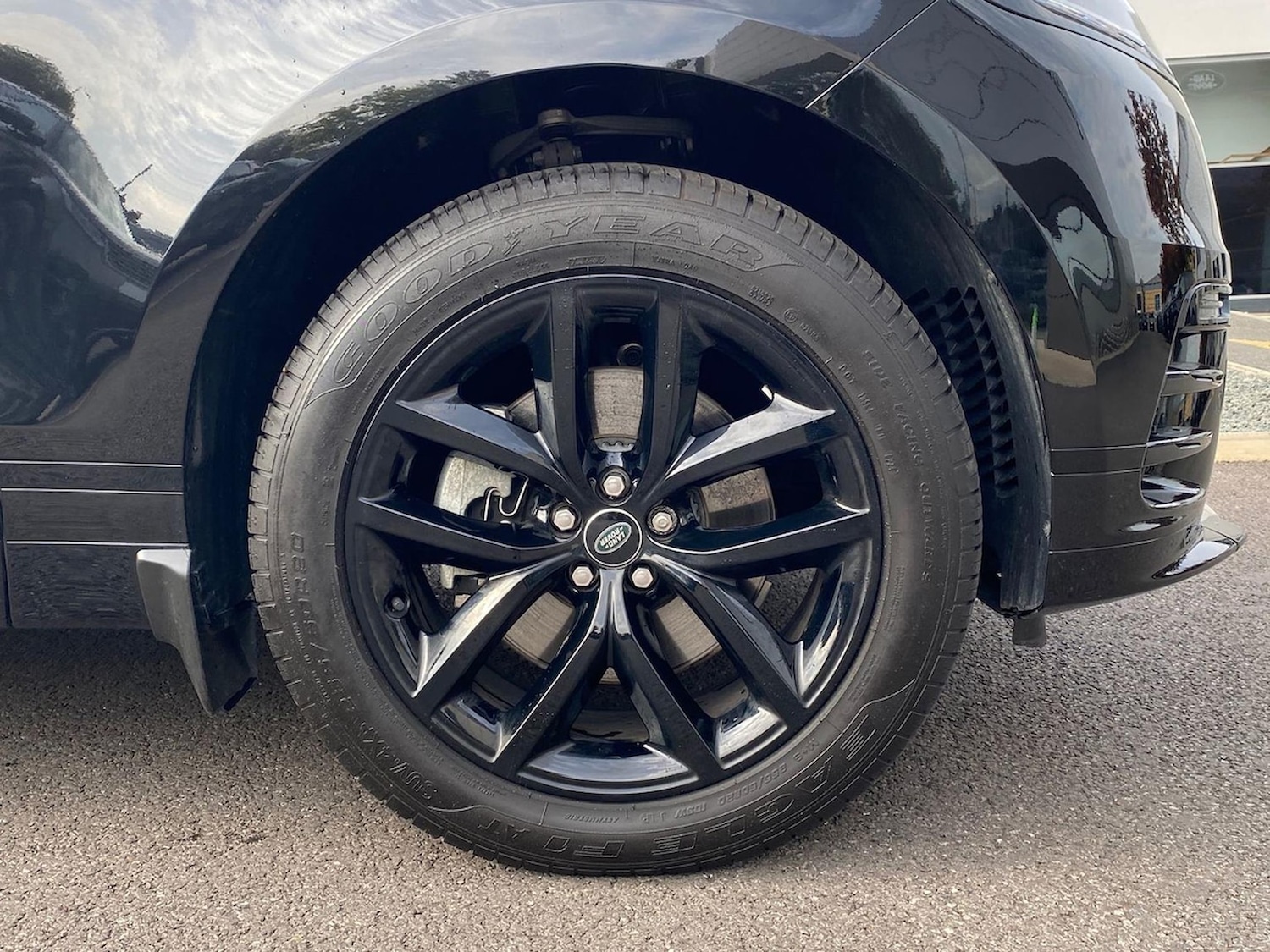 Used Land Rover Range Rover Velar 2025 for sale - 76893251: Photo 8