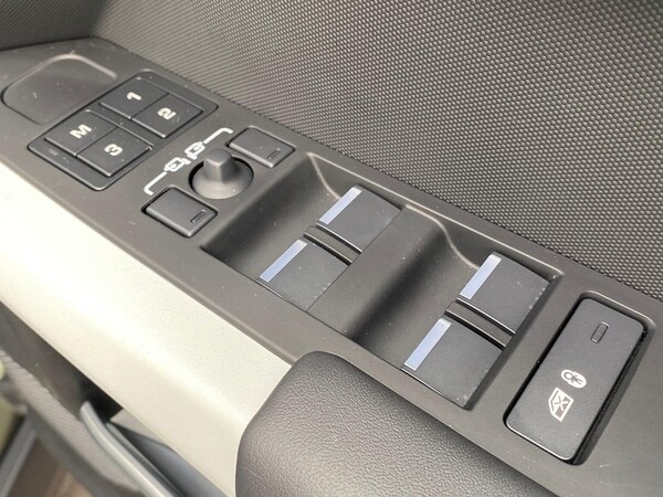 Used Land Rover Defender 2024 for sale - 76211986: Photo 34