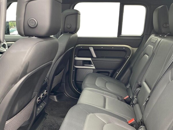 Used Land Rover Defender 2024 for sale - 76211986: Photo 4