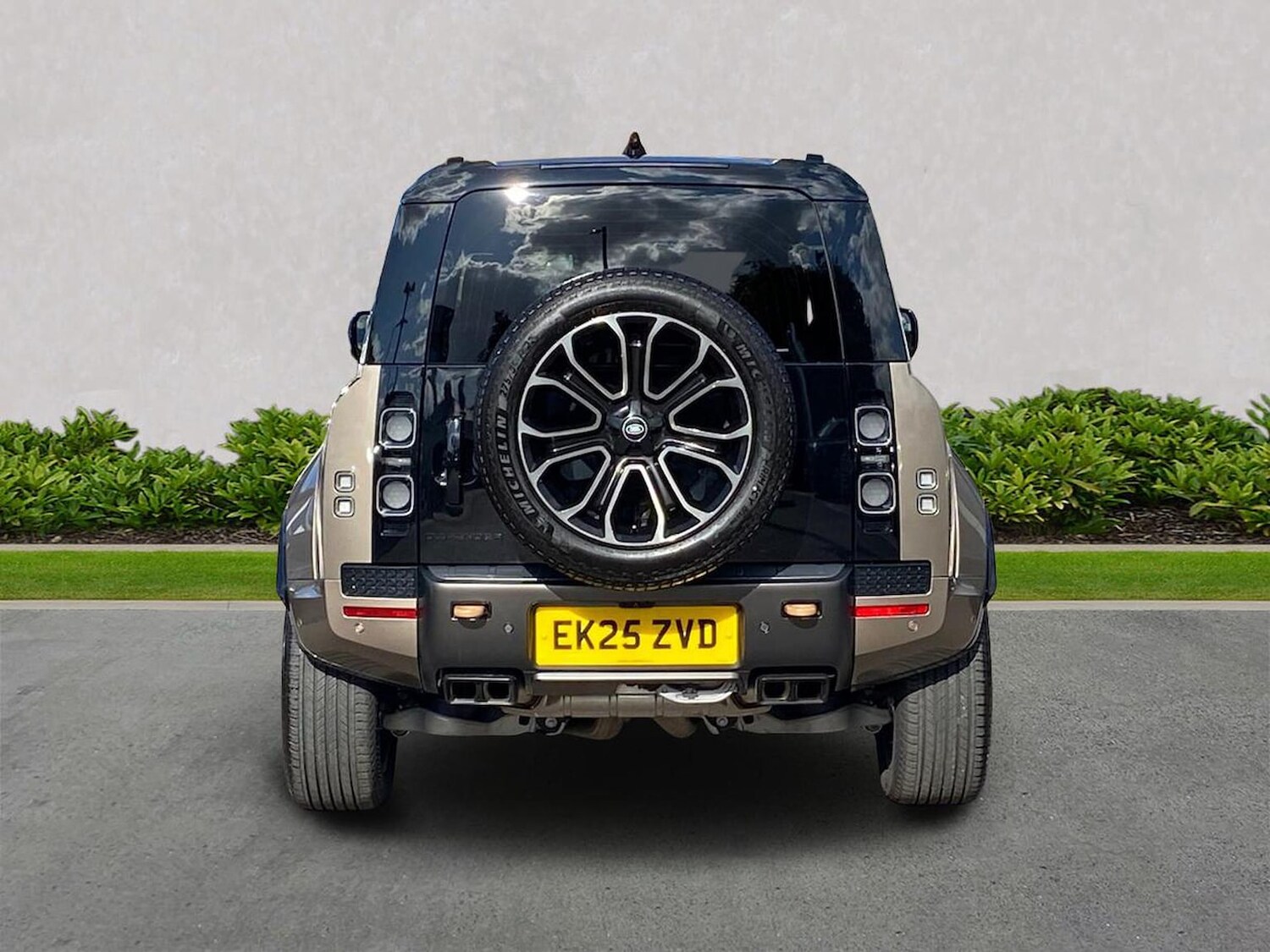 Used Land Rover Defender 2025 for sale - 76253690: Photo 6