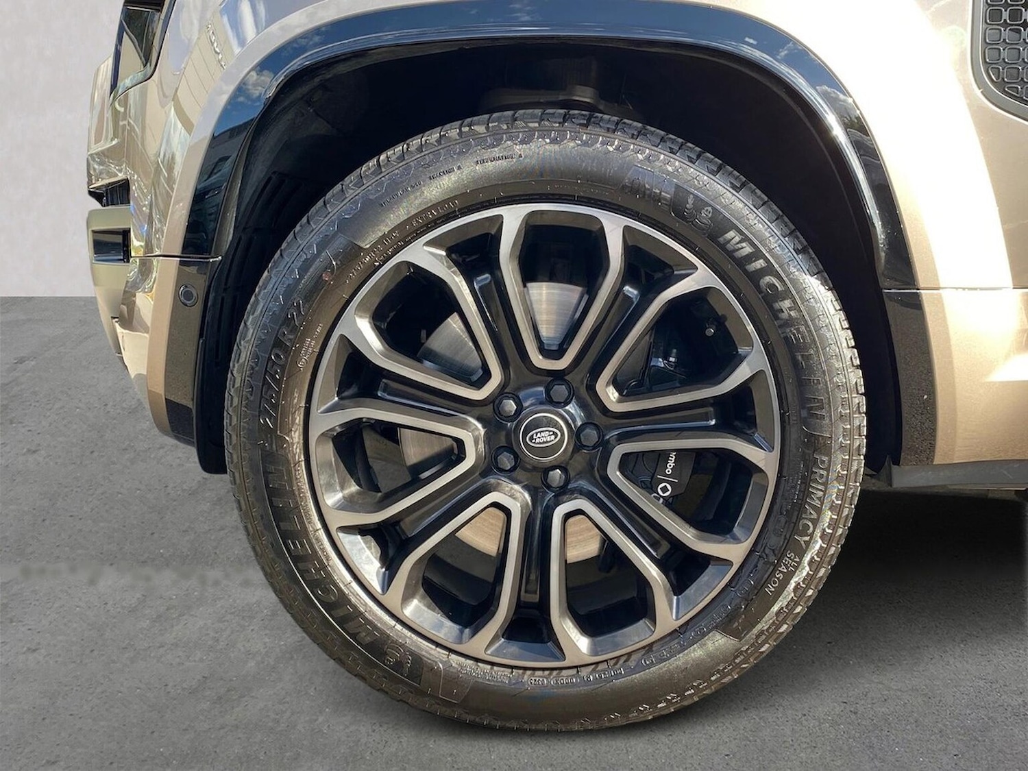 Used Land Rover Defender 2025 for sale - 76253690: Photo 8