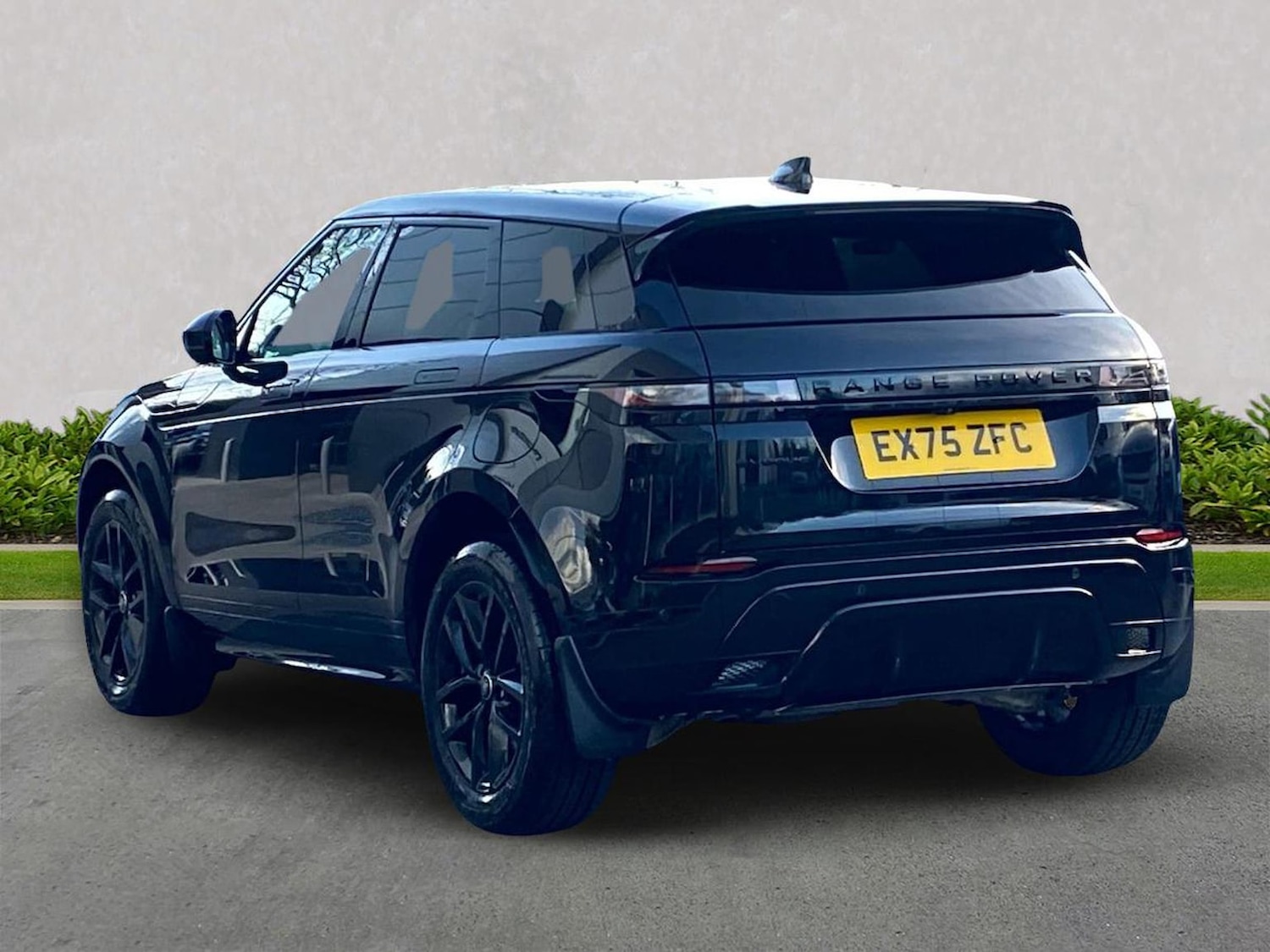 Used Land Rover Range Rover Evoque 2025 for sale - 77487792: Photo 2