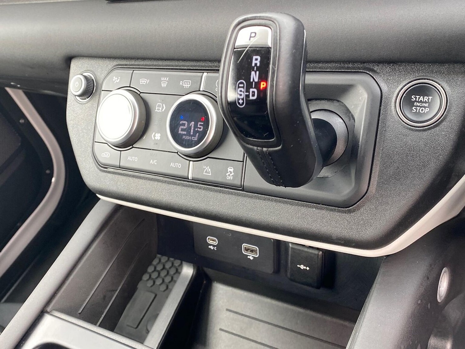 Used Land Rover Defender 2024 for sale - 76225129: Photo 13